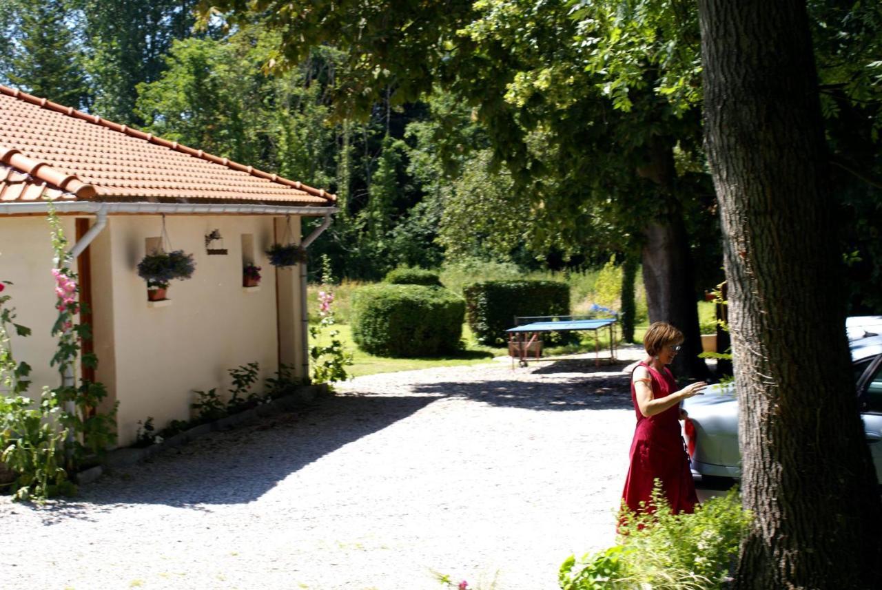 Au Retour Du Lac Ardres Exterior photo